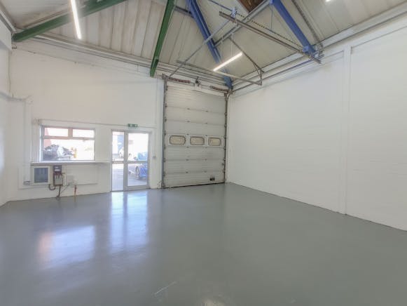 Unit 13, Maple Industrial Estate, Feltham, Industrial / Warehouse To Let - 2.jpg