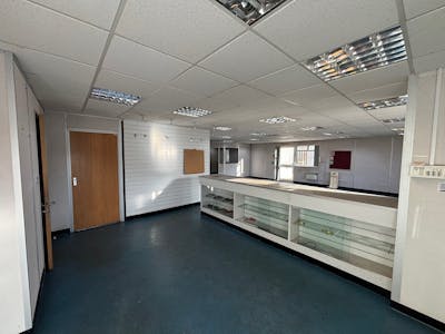 Unit 1, Hunters Industrial Estate, Cardiff, Industrial To Let - Seawalls 13.jpg