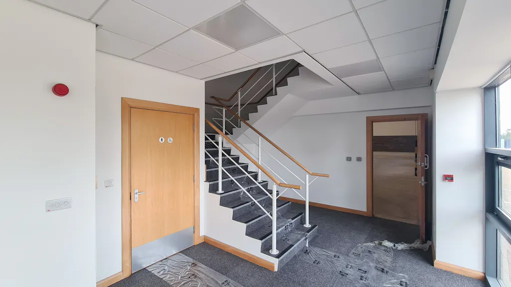 1-HALL_0