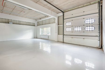 Unit 3, Abbeymead Industrial Park, Waltham Abbey, Industrial/Logistics To Let - 8668202-interior01-800.jpg