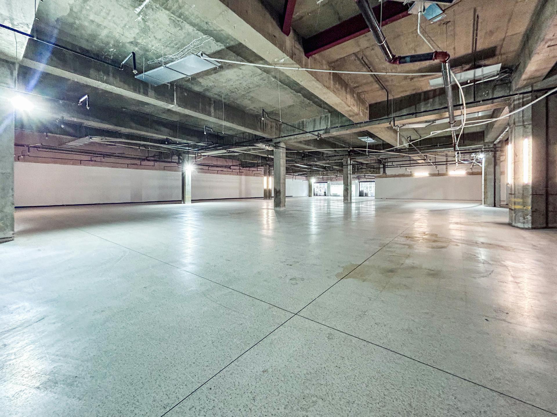 Retail/Shop in Bournemouth - photo 4