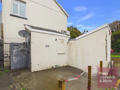 46 Murray Street, Llanelli, Leisure / Retail / Retail - In Town For Sale - CAM03725G0-PR0105-STILL011.jpg
