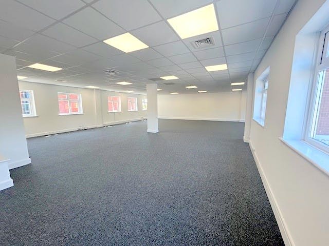 Suite 4, Binfield, D1 / Office To Let - General office Suite 4 ii.jpg