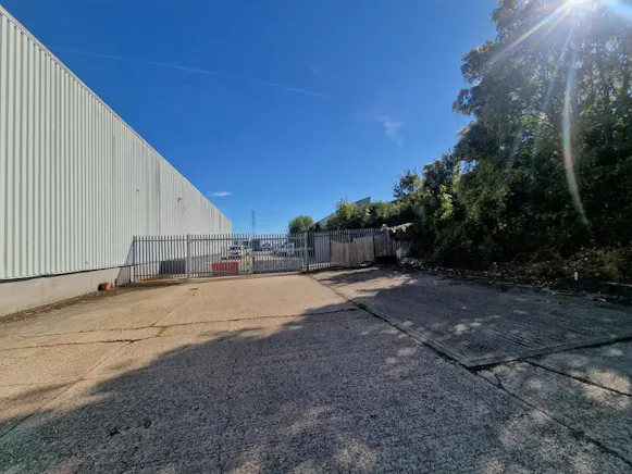 Units 1, 2 & 4 Daneshill Industrial Estate, Armstrong Road, Basingstoke, Industrial To Let - 20261005_125745.jpg