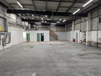 Tandy House, Watford, Warehouse To Let - PXL_20250211_144440440.jpg