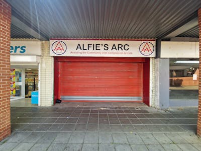 Unit 19, Greywell Shopping Centre, Havant, Retail To Let - 20260513_144924.jpg