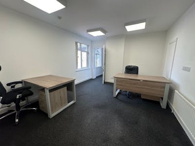 9 Station Road, Slough, Office / Serviced Office To Let - 9a Station Road int 2.jpg