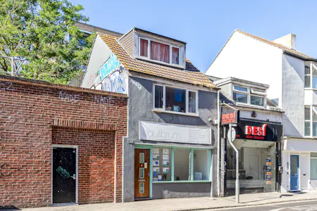6 Oxford Street, Brighton, Alternative Use Opportunity / Arts/Crafts / Class E Retail / Leisure / E (Commercial / Business / Service) / E Class Retail / Leisure (no extract - Open A1) / Healthcare / Leisure / Office / Studio / Gallery / Studio / Workshop / Sui Generis To Let - Oxford Street. 6-008.JPG