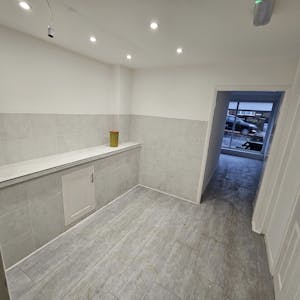 Unit 2, Brooklyn, Crowborough Hill, Crowborough, Office / Retail To Let - 20260109_121923_resized.jpg