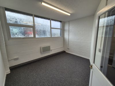 Brighton Road, Stockport, Industrial/Logistics To Let - 20260324_120028.jpg