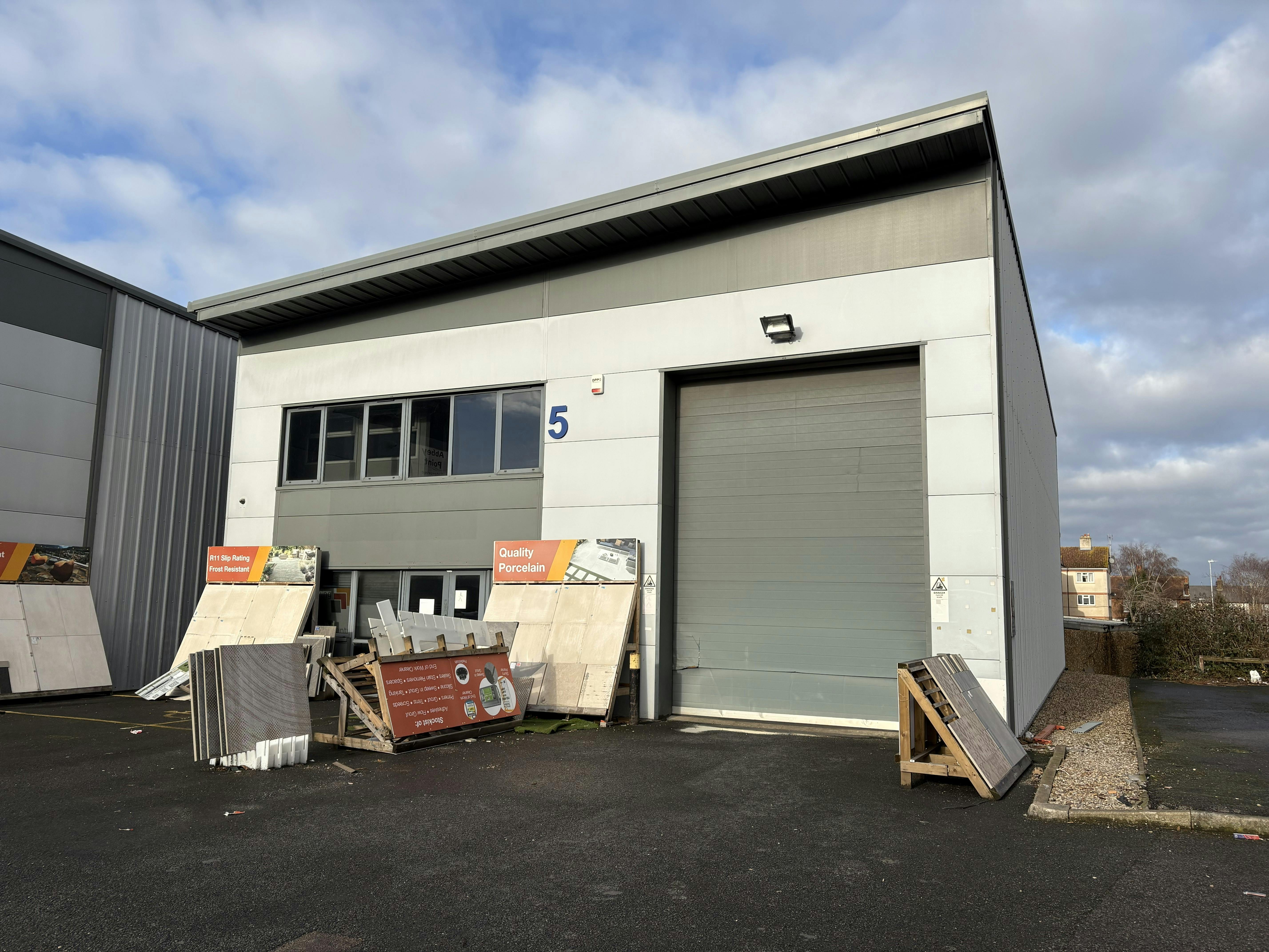 5 Abbey Point, Waltham Abbey, Industrial To Let - IMG_0222.jpg