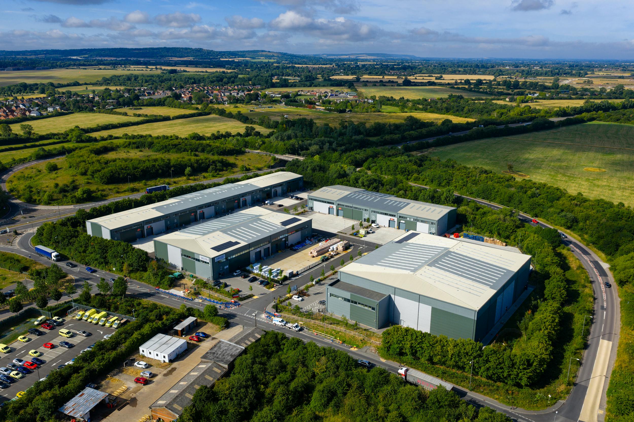 Vantage 41, Aston Clinton, Industrial To Let - Vantage 41  1  Photoscouk  WEBRES.JPG