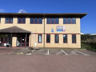 Unit 4, Thame, Industrial / Investment / Office To Let / For Sale - IMG_1833 2.jpeg