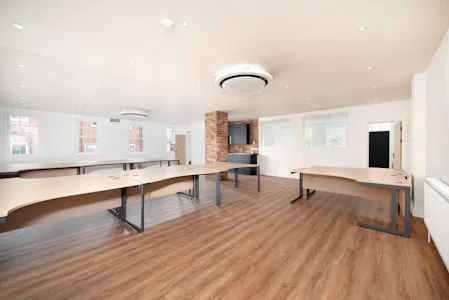 Ground Floor, 3 Theobald Court, Borehamwood, Office To Let - P03.jpg