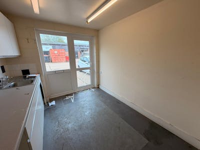 11 Rosshill Industrial Park, Southend-on-Sea, Industrial To Let - WhatsApp Image 2026-05-11 at 16.11.27 (1).jpeg