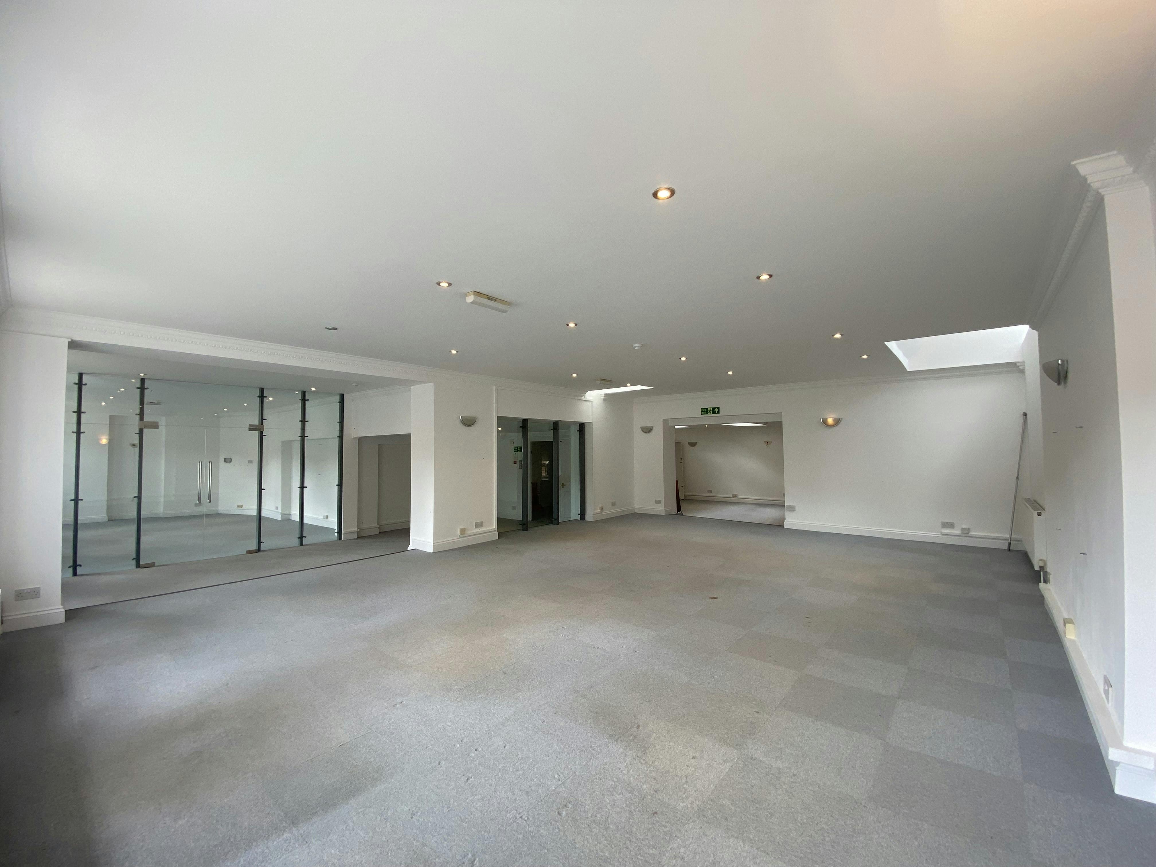 Suite 1, Fountains Mall, Odiham, Offices To Let - IMG_3906.jpeg