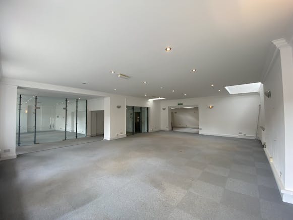 Suite 1, Fountains Mall, Odiham, Offices To Let - IMG_3906.jpeg