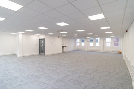 39 Queen Street, Maidenhead, Leisure / Office To Let - 39QueenSt7.jpg