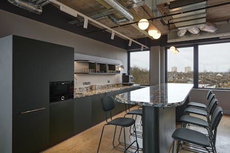 Clockwise Offices, Wood Green, Greenside House, London, Serviced Office To Let - Clockwise_WoodGreen_5thFloorKitchen_1.jpg