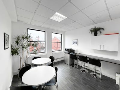 North Lane House, Headingley, Leeds, Office To Let - IMG_2927 copie.jpg