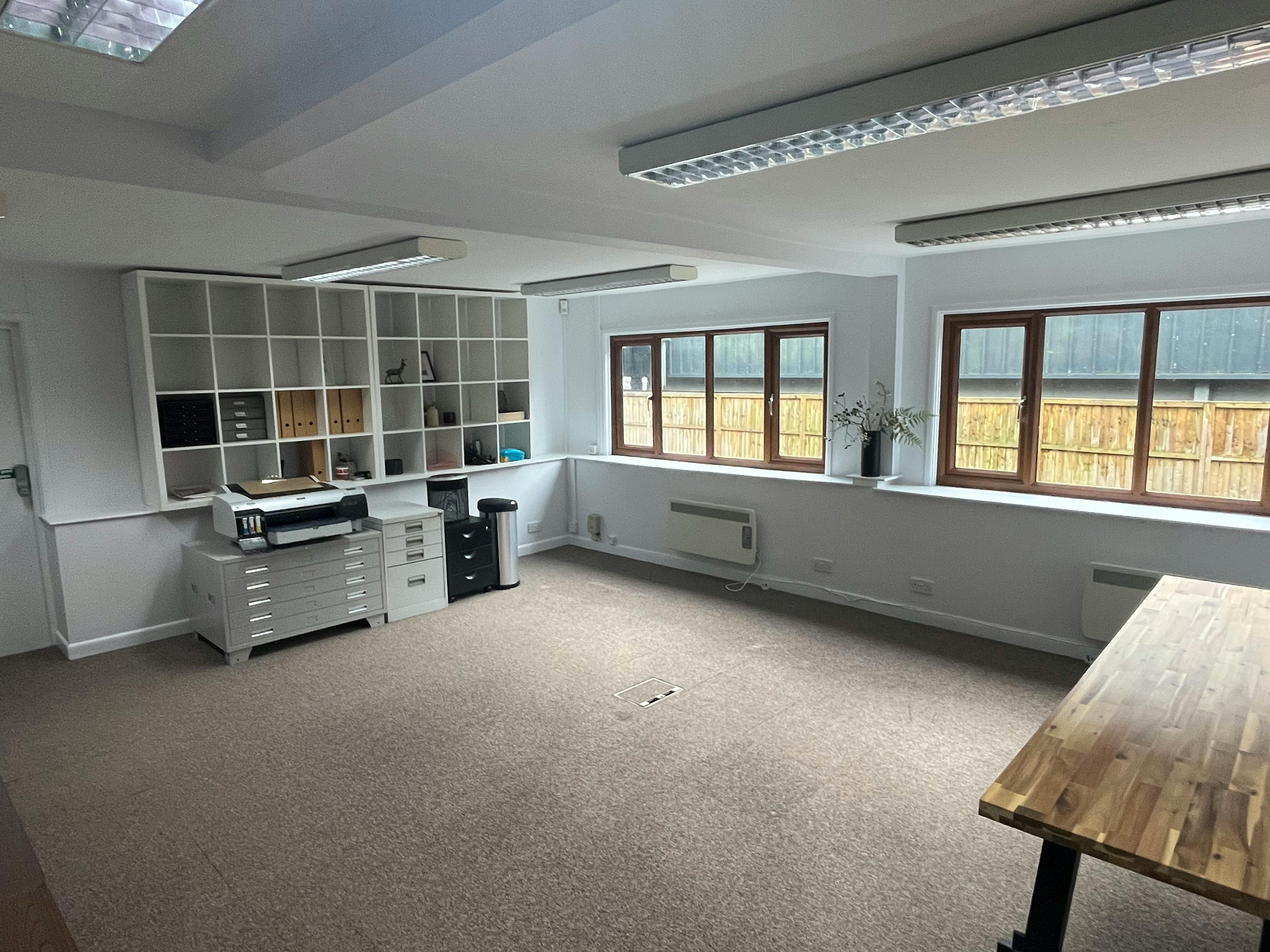 Office in Alresford - photo 4