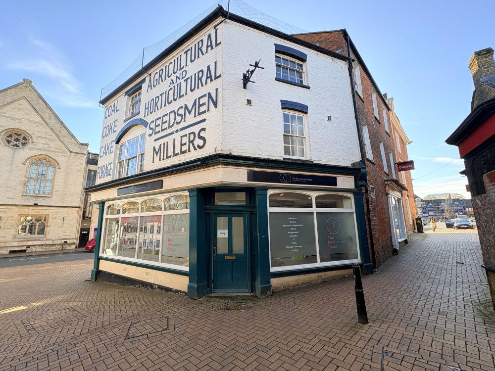 33-34 Bridge Street, Banbury, Investment For Sale - IMG-4173.jpg