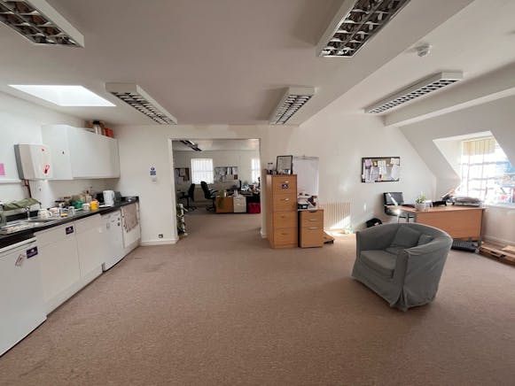 1st & 2nd Floor Offices, 4 Temple Street, Aylesbury, Offices To Let - WhatsApp Image 20250227 at 154030_4886c6c3.jpg