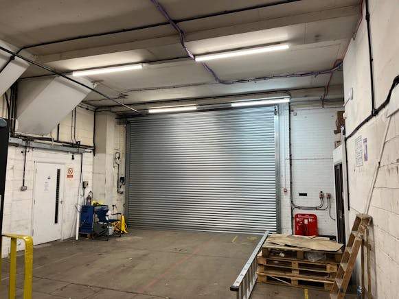 2C Tomo Industrial Estate, Uxbridge, Industrial To Let - 2C Tomo - Loading Door.jpg