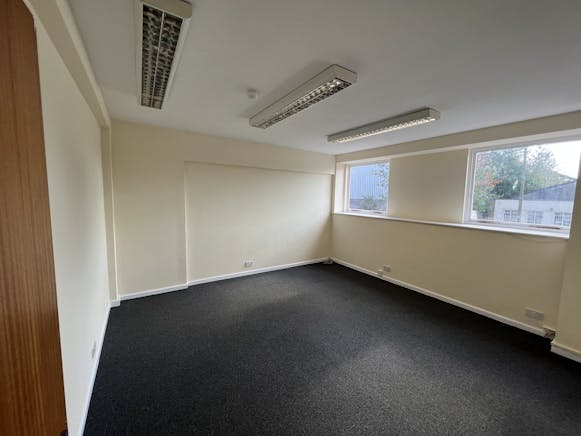 Unit 6, Bristol, Industrial To Let - 20240919_134013624_iOS.jpg Unit 6, Bristol, Industrial To Let - 20240919_134013624_iOS.jpg