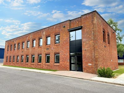 The Twenty, Blackhill Road, Poole, D1 (Non Residential Institutions) / Office / Other - Health / Nursery / Church / Education To Let - IMG_8483  blue sky.jpg