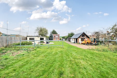 Far View, The Common, West Drayton, Residential / Open Storage For Sale - 1365111568e922673fe36.jpg