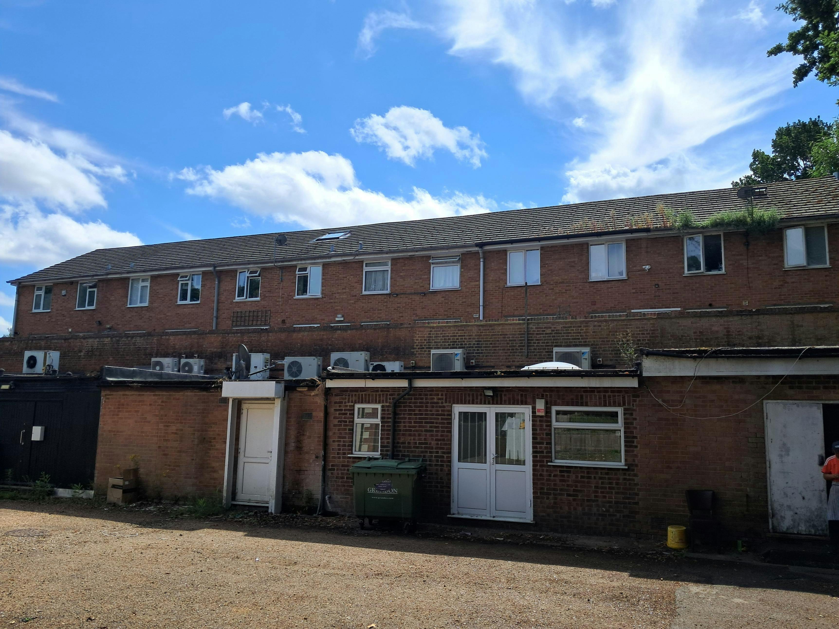 5 Royal Hunt House, Ascot, Retail To Let - pro0WJ7VtZi.jpeg