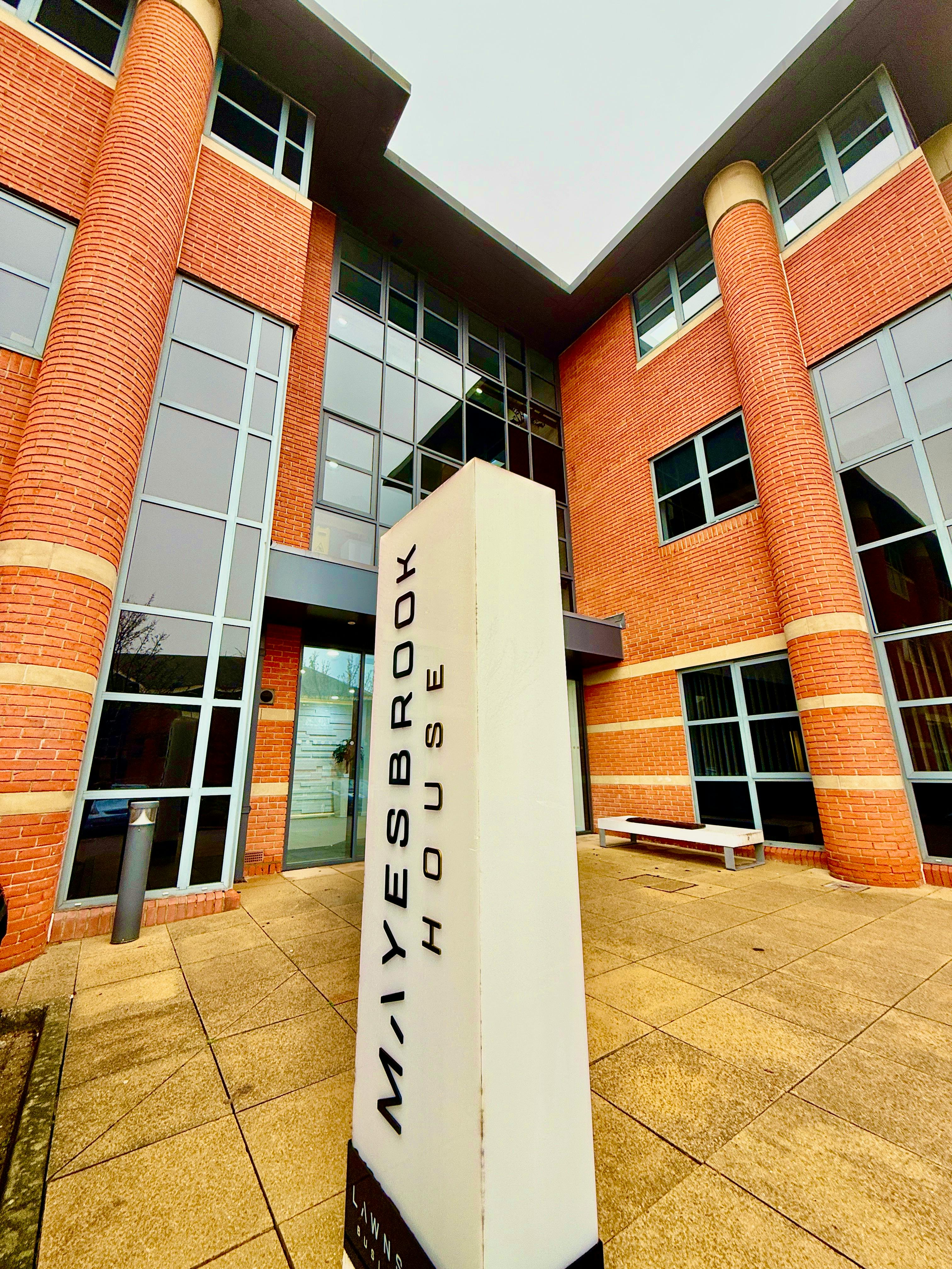 Mayesbrook House, Lawnswood Business Park, Leeds, Office To Let - IMG_3188.jpg