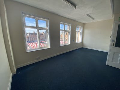 21 Market Place, Newark, Retail To Let - IMG_5952.JPG