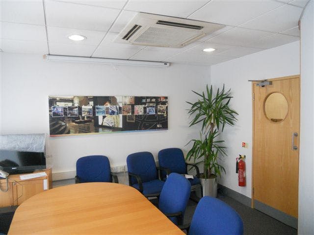 Office in Ashford - photo 4