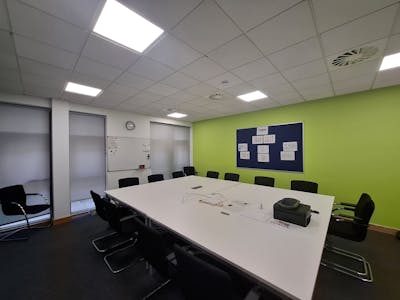 Ground Floor, Unit 3, The Triangle, Worcester, Office To Let - 20260217_095823.jpg