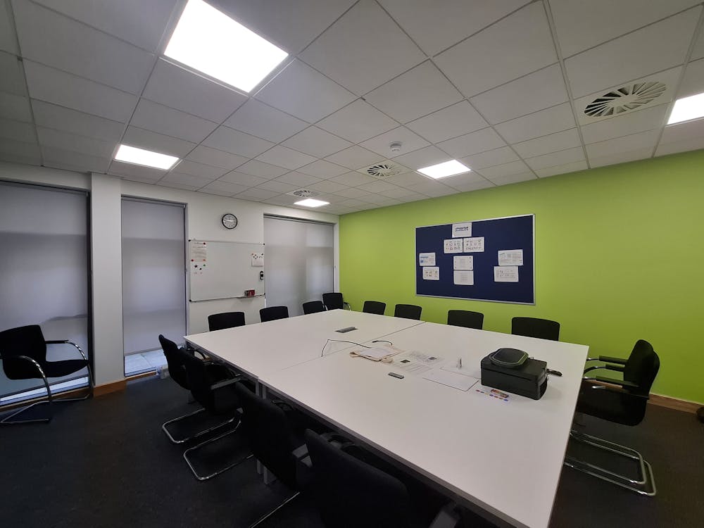 Ground Floor, Unit 3, The Triangle, Worcester, Office To Let - 20260217_095823.jpg