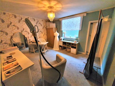 6 Kennerley Road, Stockport, Retail To Let - 20221020_124253 2.jpg