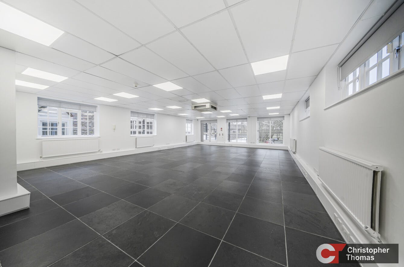 119-120 High Street, Eton, Office To Let - 1st floor main office area ii.jpg