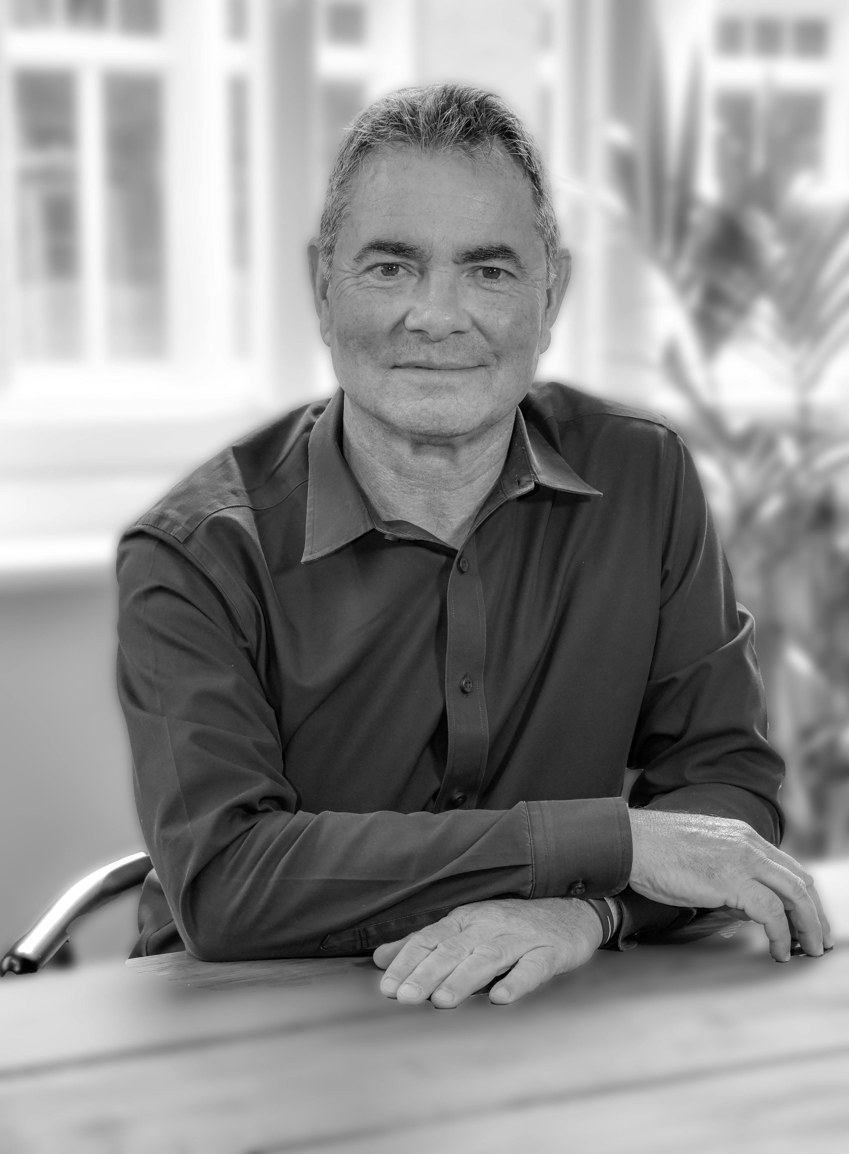 Simon Hall profile photo