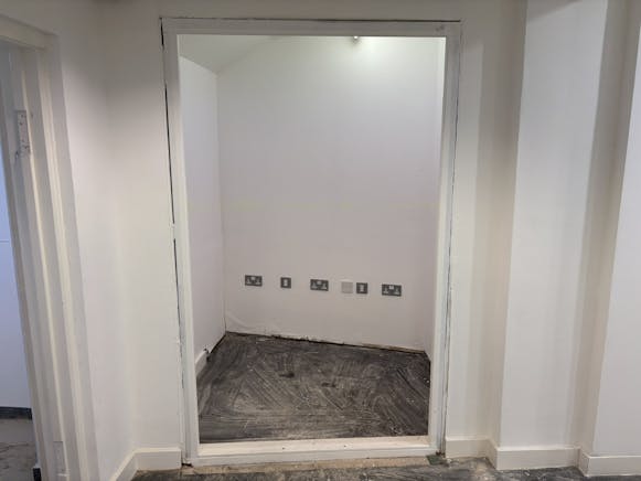 36 High Street, Maidenhead, Retail To Let - IMG_7158.JPEG