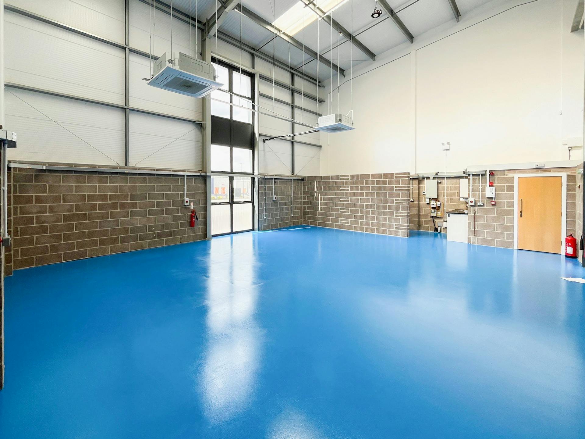 Retail/Shop in Wimborne - photo 4