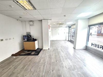 143 Castle Street, Stockport, Retail To Let - 20260309_132756.jpg