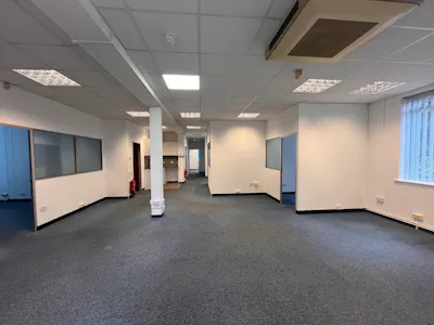 Ardenham Court, Aylesbury, Office To Let - 20260909_151616262_iOS.jpg