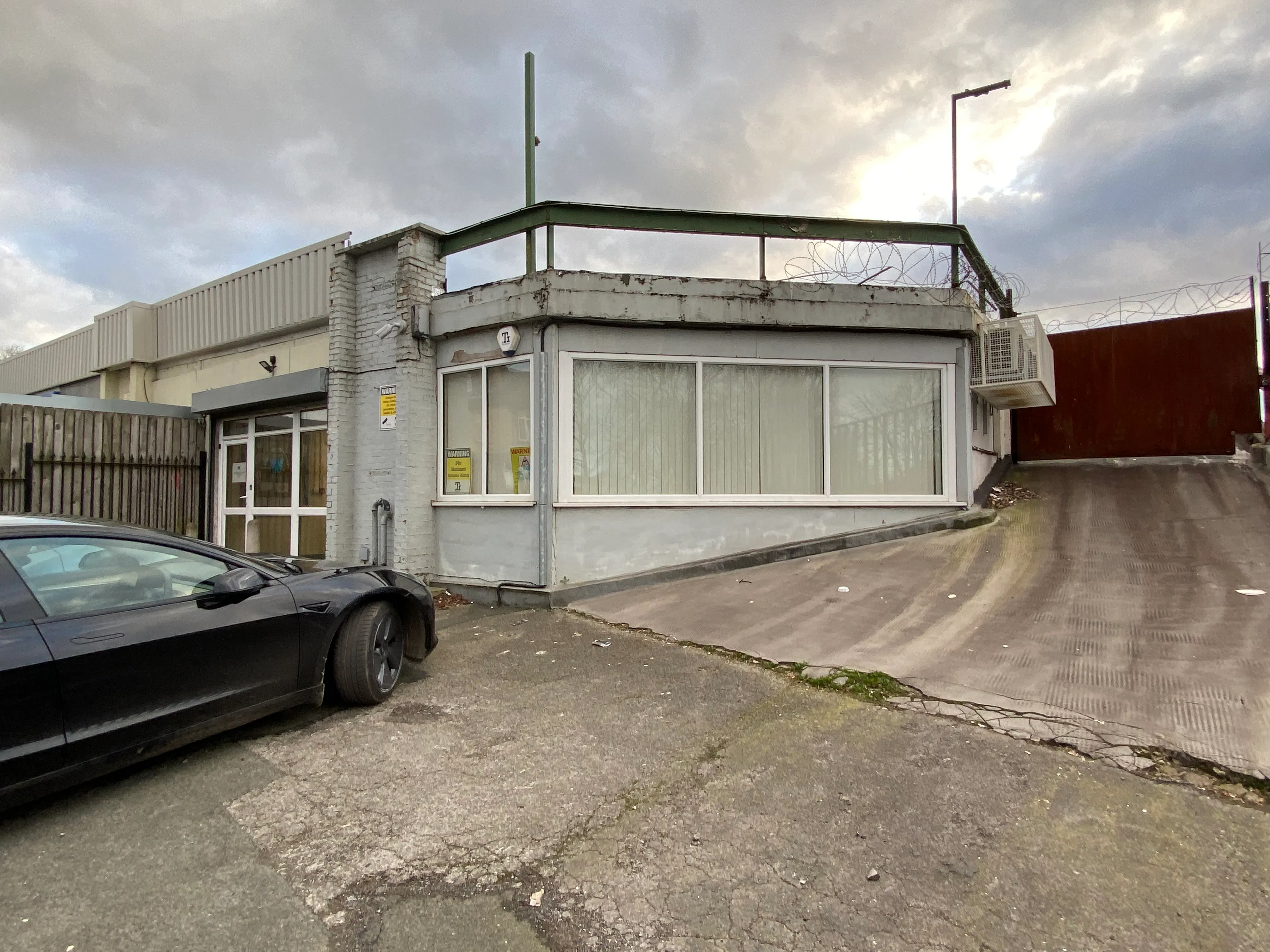 Unit 2, Town Street, Stanningley, LS28 6HL