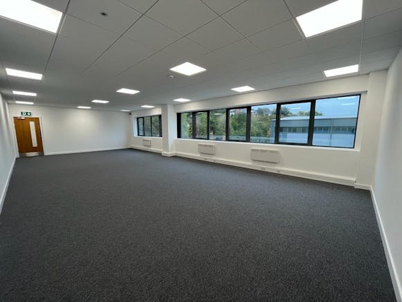 Unit 6 Aerial Park, Asheridge Road, Chesham, Industrial To Let - Unit 6b.jpg