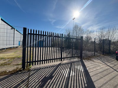 Unit E, Pantglas Industrial Estate, Caerphilly, Industrial To Let - IMG_7064.jpeg