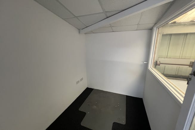 Unit 12, Bristol, Industrial To Let - IMG_9041.jpg Unit 12, Bristol, Industrial To Let - IMG_9041.jpg