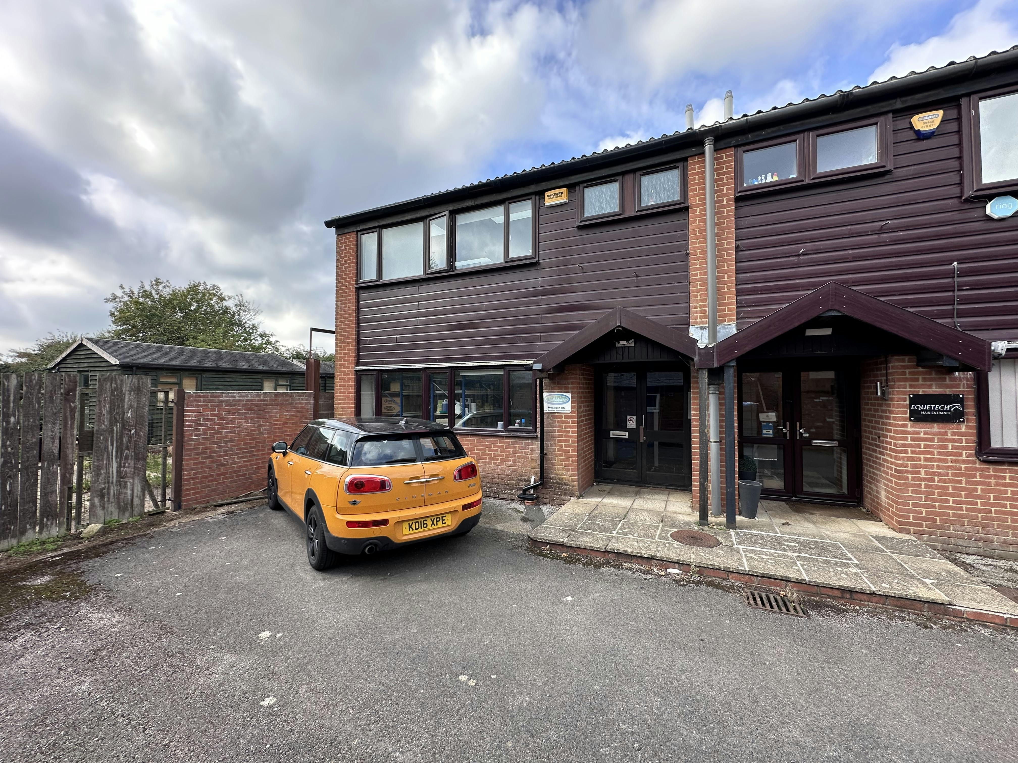 Unit 1, Haybarn Business Park, Aston Abbotts, Industrial / Office To Let / For Sale - IMG_8758.jpeg