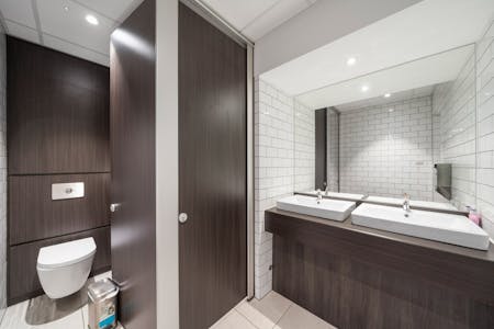 22 Eastcheap, London, Office To Let - com419620461.jpg